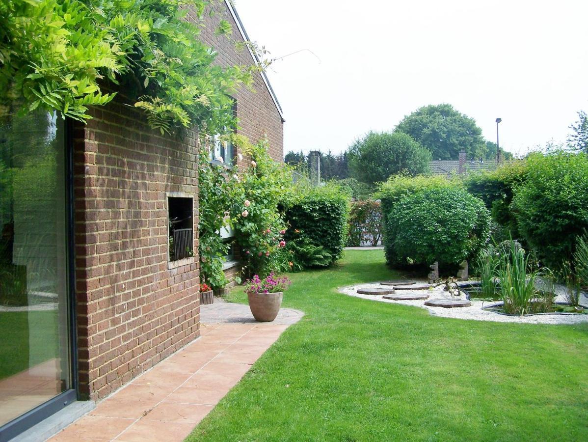 Les Chambourlettes Bed and Breakfast Mons Eksteriør billede